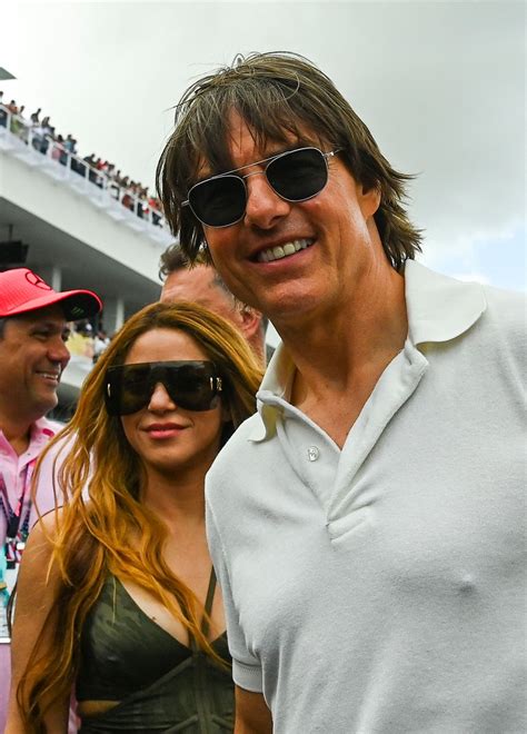 shakira with tom cruise